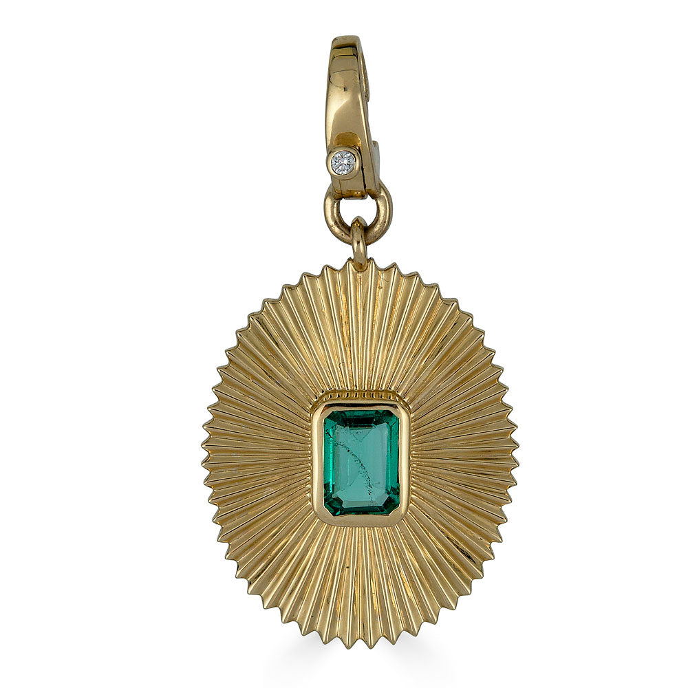 Oval Emerald Stone Pendant